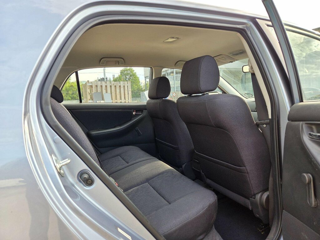 Toyota Corolla Vvti T2 Silver #24
