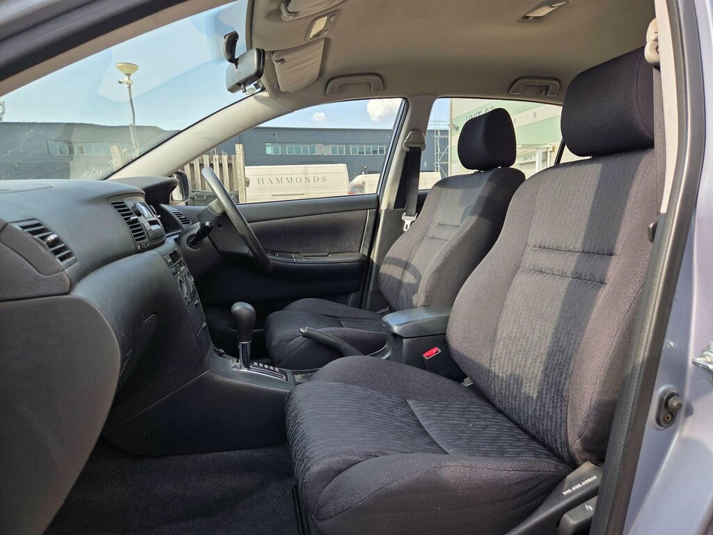 Toyota Corolla Vvti T2 Silver #20