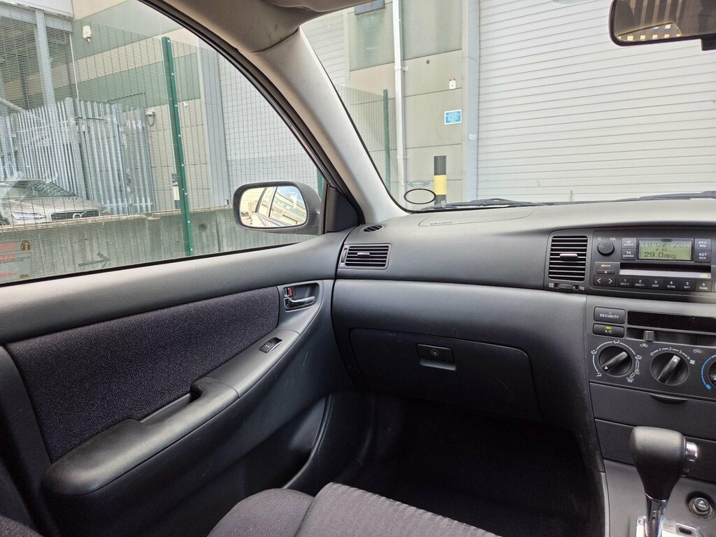 Toyota Corolla Vvti T2 Silver #17