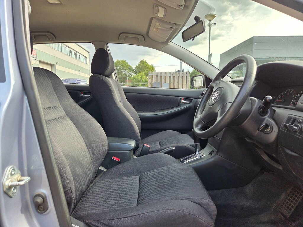 Toyota Corolla Vvti T2 Silver #16