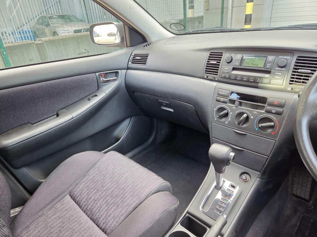 Toyota Corolla Vvti T2 Silver #34