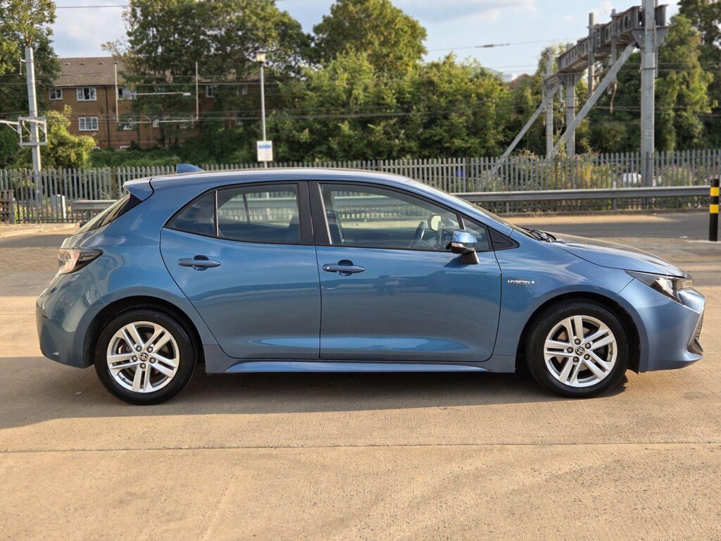 Toyota Corolla Corolla Design Hev Cvt Red #13