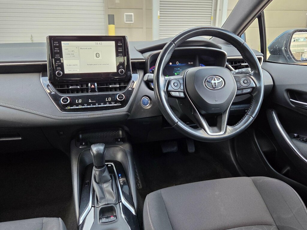 Toyota Corolla Corolla Design Hev Cvt Red #24