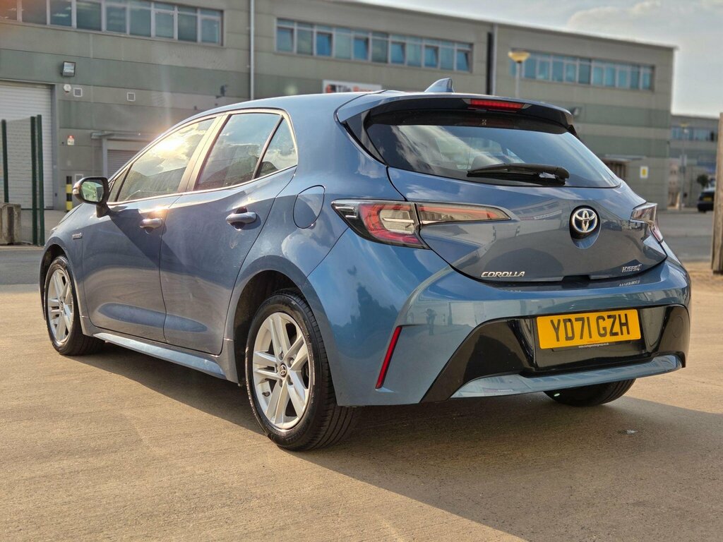 Toyota Corolla Corolla Design Hev Cvt Red #17