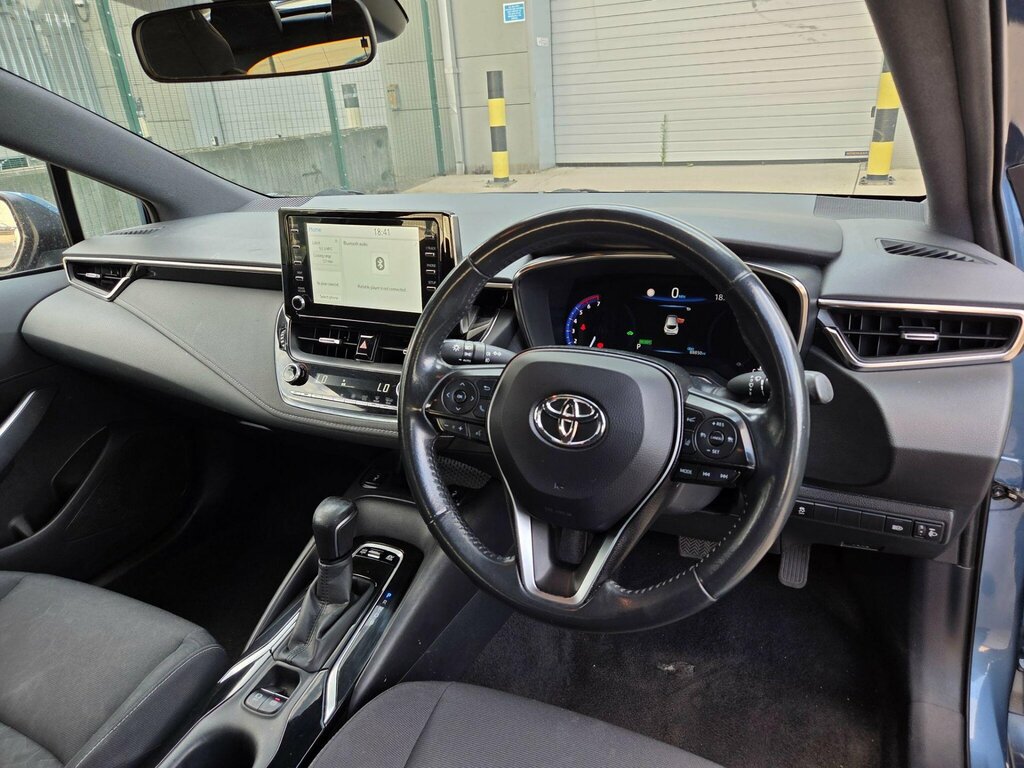 Toyota Corolla Corolla Design Hev Cvt Red #20