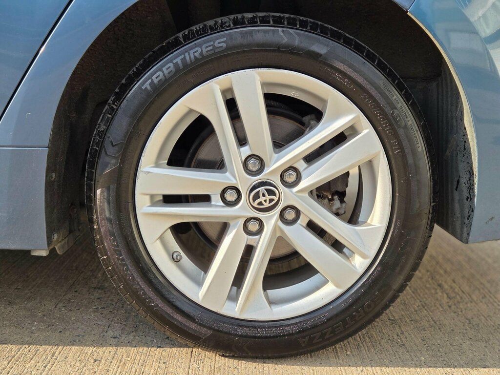 Toyota Corolla Corolla Design Hev Cvt Red #51