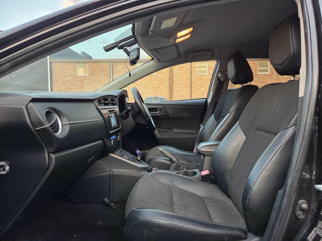Toyota Auris 1.4 D-4d Icon Grey #25