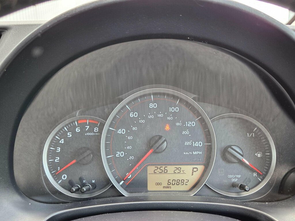 Toyota Yaris Hatchback 1.5 Red #30