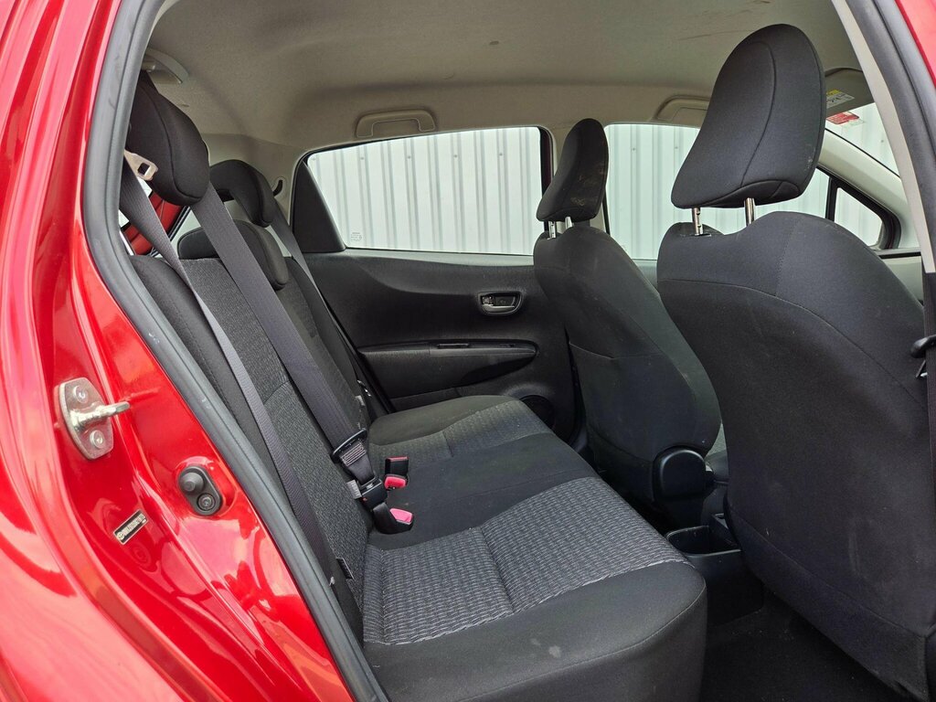 Toyota Yaris Hatchback 1.5 Red #27