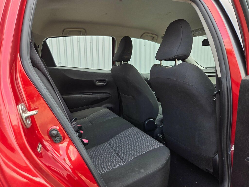 Toyota Yaris Hatchback 1.5 Red #28