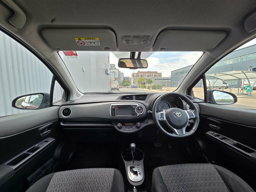 Toyota Yaris Hatchback 1.5 Red #22