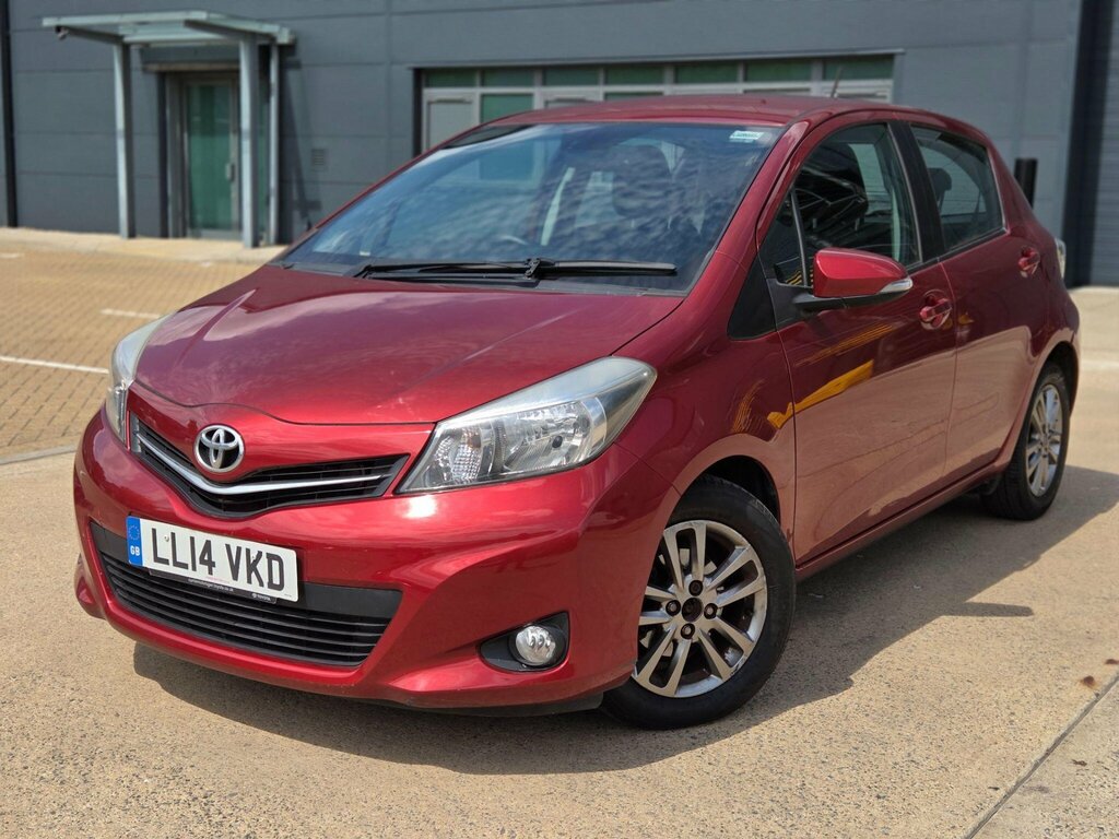 Toyota Yaris 1.33 Dual Vvt-i Icon Plus Multidrive S Euro 5 Red #2