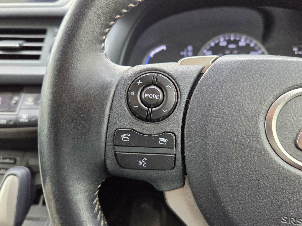 Lexus CT 1.8 Luxury Cvt Euro 6 Ss White #35