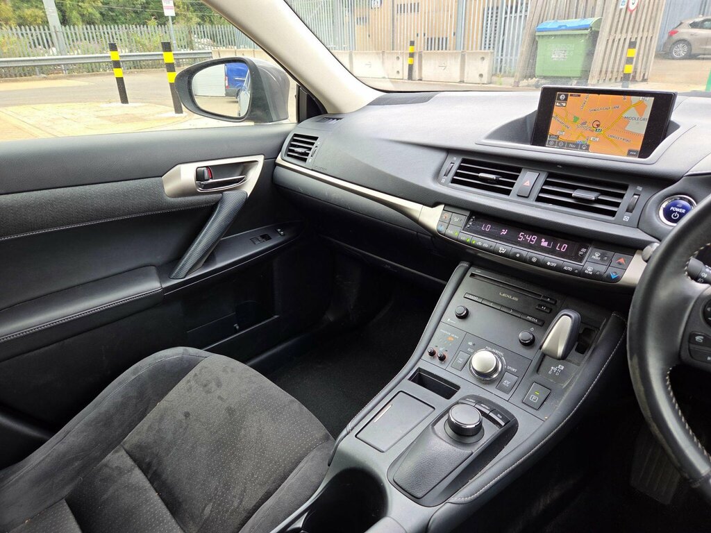 Lexus CT 1.8 Luxury Cvt Euro 6 Ss White #44