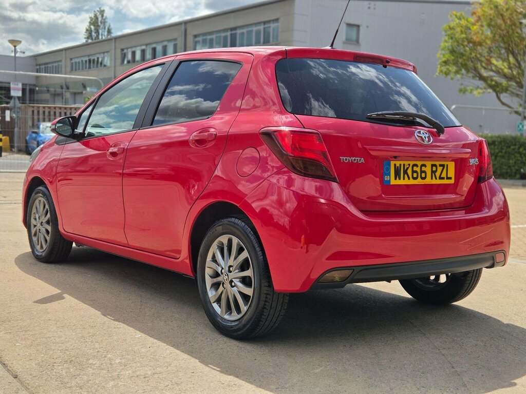 Toyota Yaris 1.33 Dual Vvt-i Icon Multidrive S Euro 6 Red #3