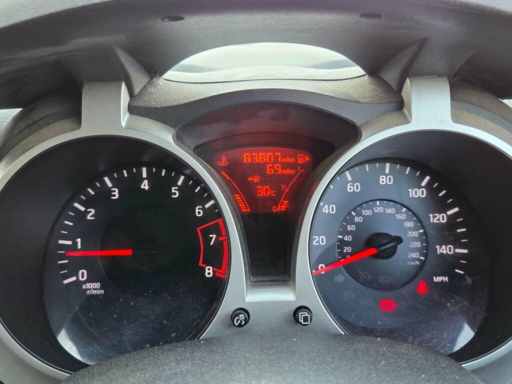 Nissan Juke 1.6 N-tec 115 Bhp Red #32