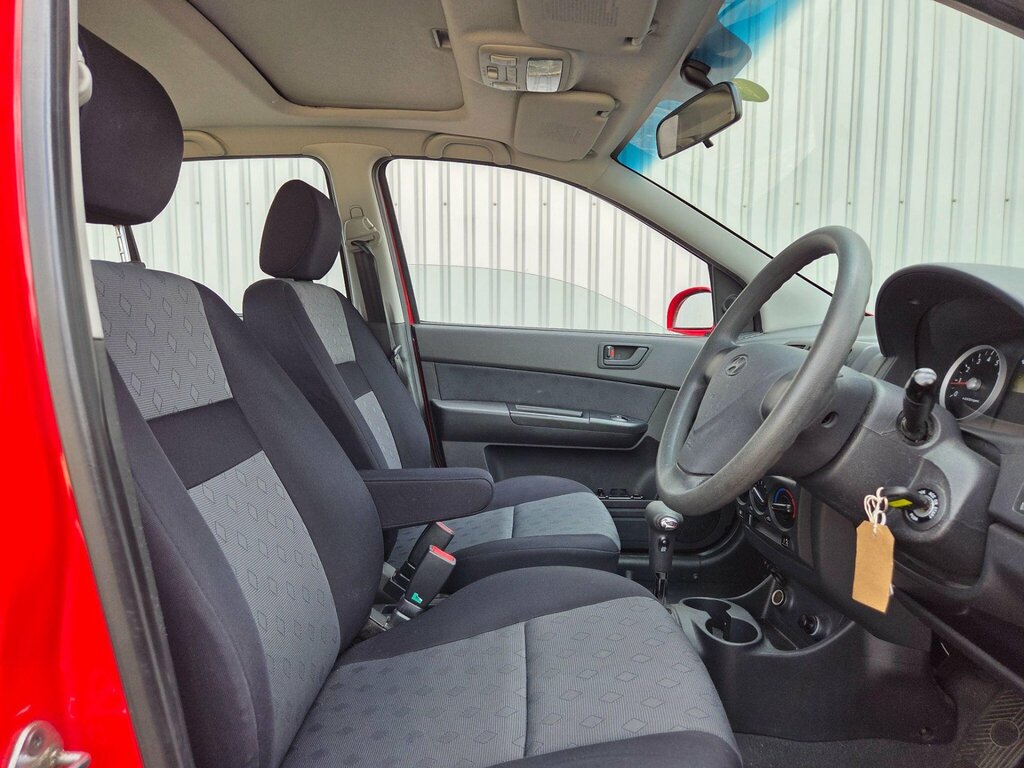 Hyundai Getz 2007 1.4 Gsi Hatchback 159 G Silver #19