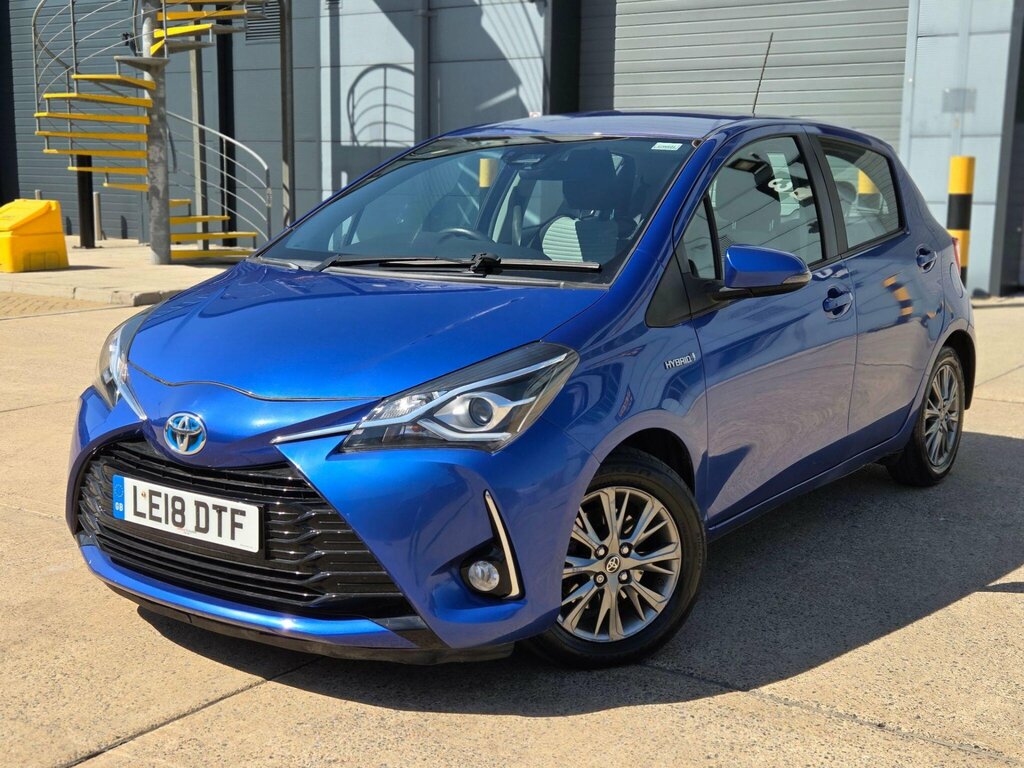 Toyota Yaris Design Red #2