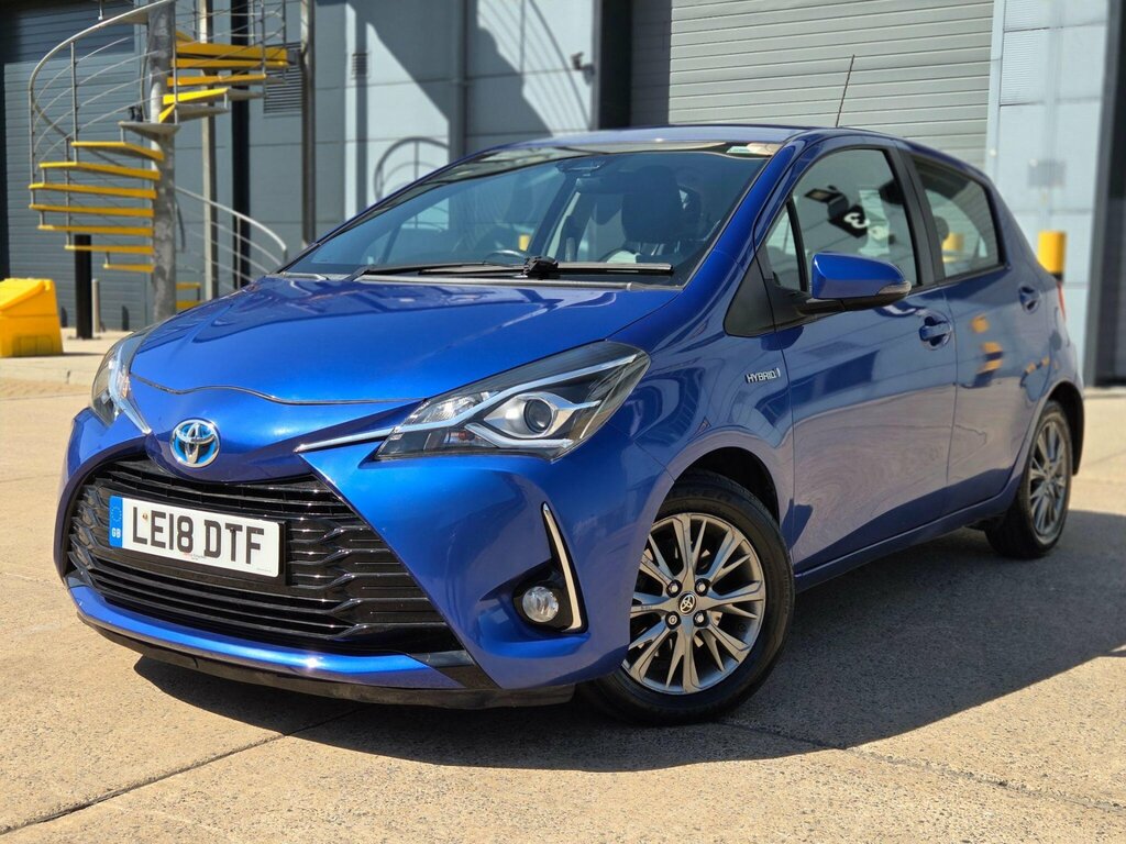 Toyota Yaris Design Red #49