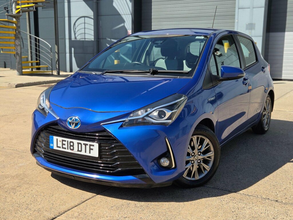 Toyota Yaris Design Red #6