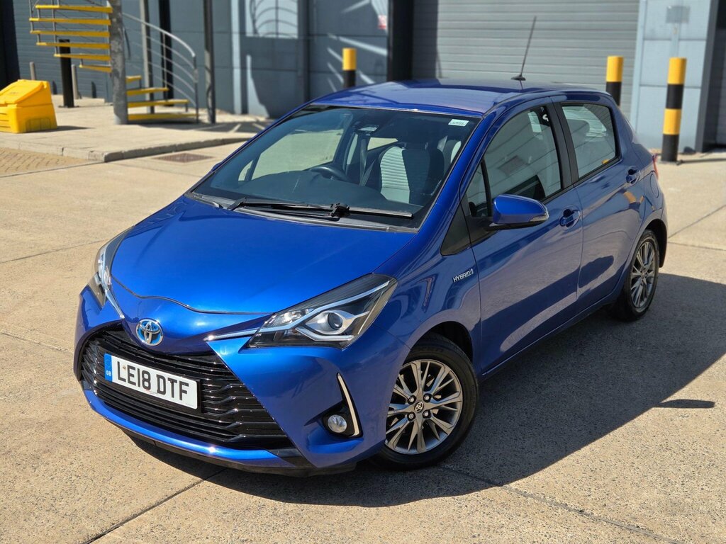 Toyota Yaris Design Red #8