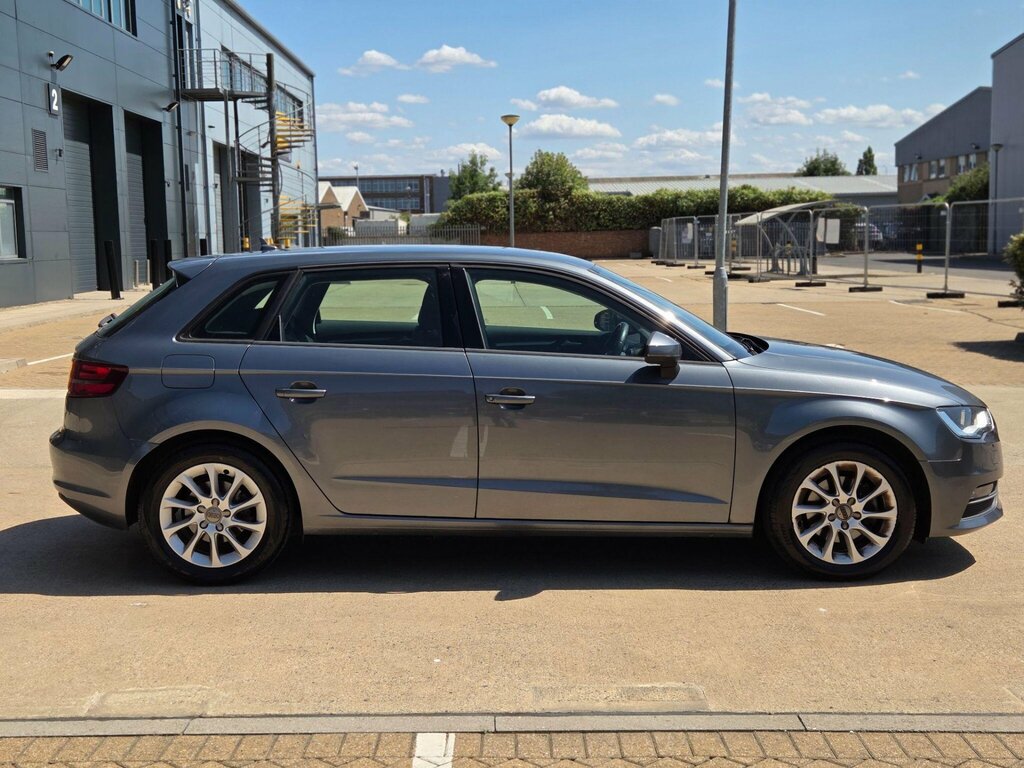 Audi A3 1.6 Tdi Sport Hatchback Euro 5 Black #13