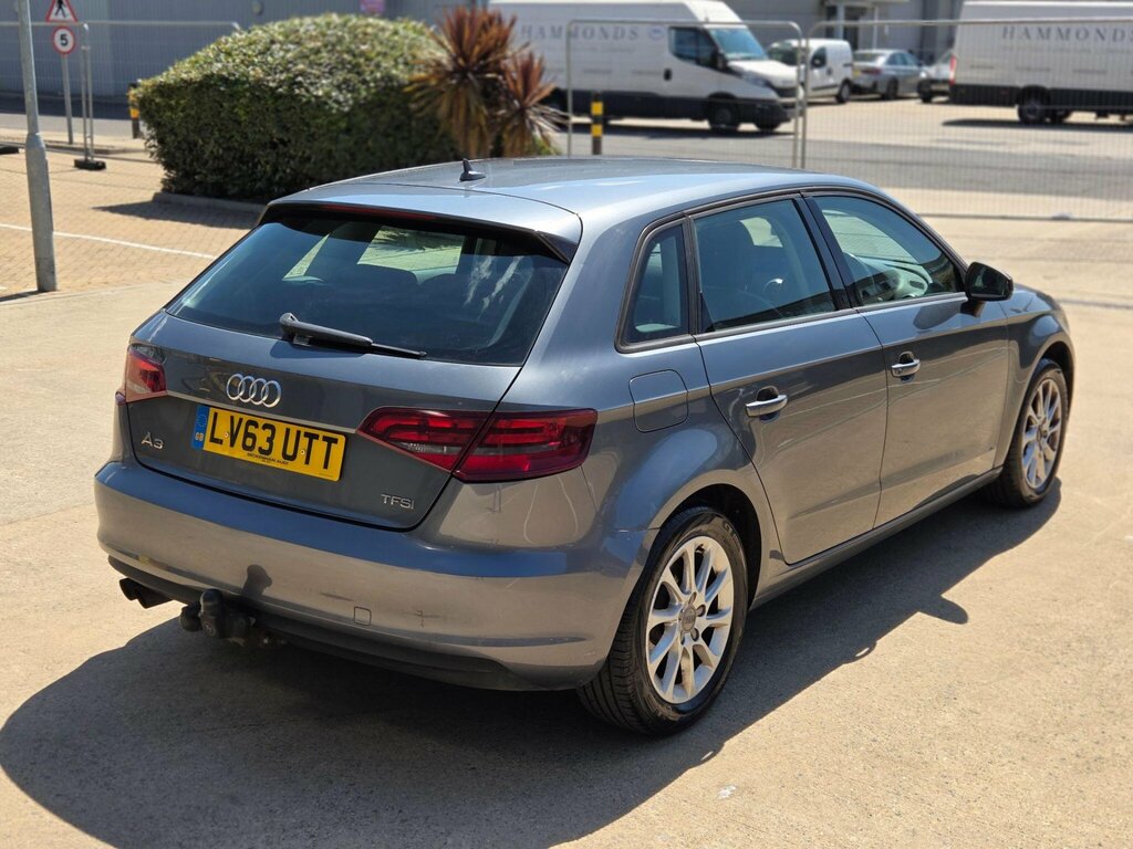 Audi A3 1.6 Tdi Sport Hatchback Euro 5 Black #15