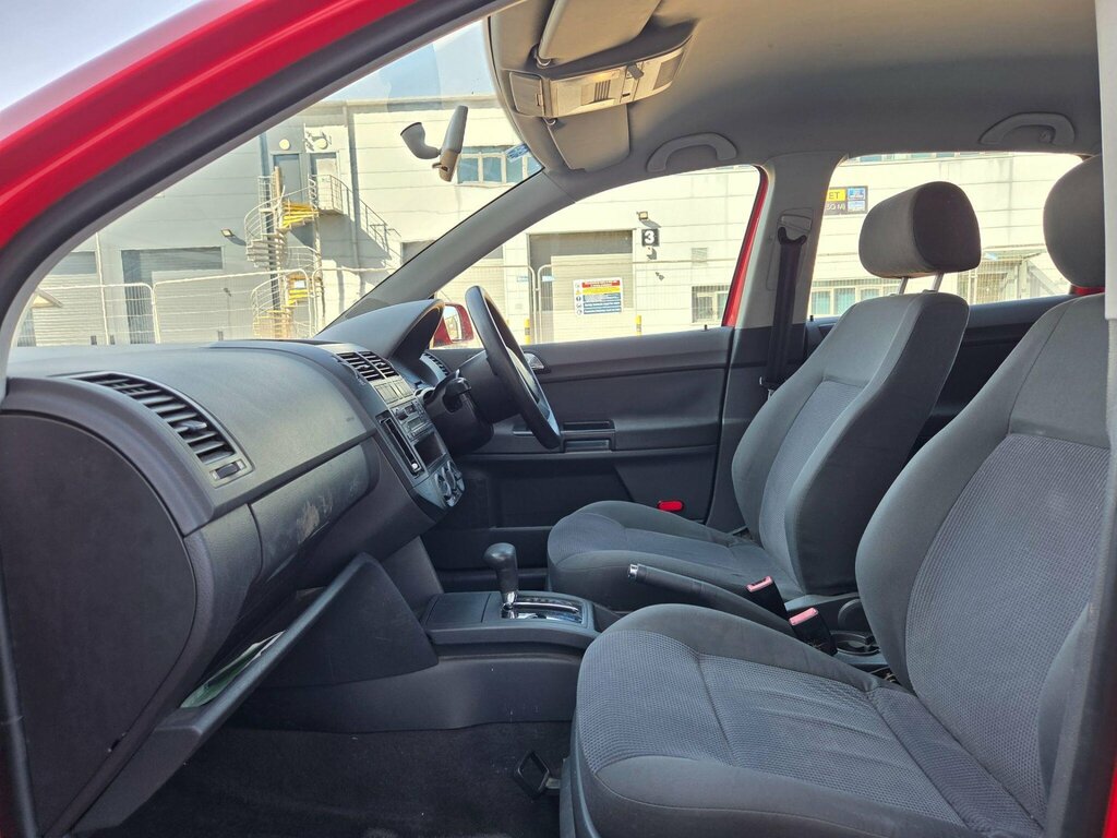 Volkswagen Polo  Green #25