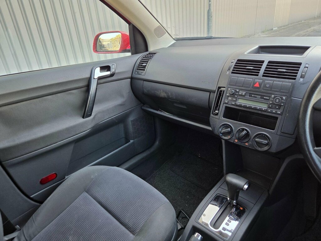 Volkswagen Polo  Green #40