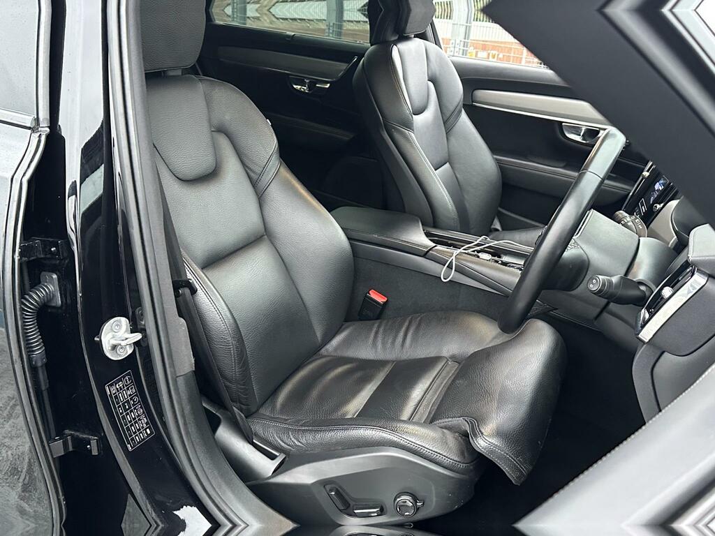 Volvo V90 2.0 B4 Mhev Plus Euro 6 Ss YM22GYS Black #4