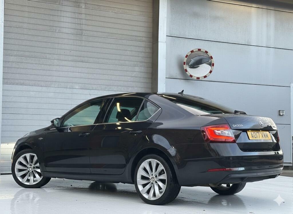 Skoda Octavia 2.0 Tdi Laurin Klement Dsg Euro 6 Ss AO17XWM Black #2