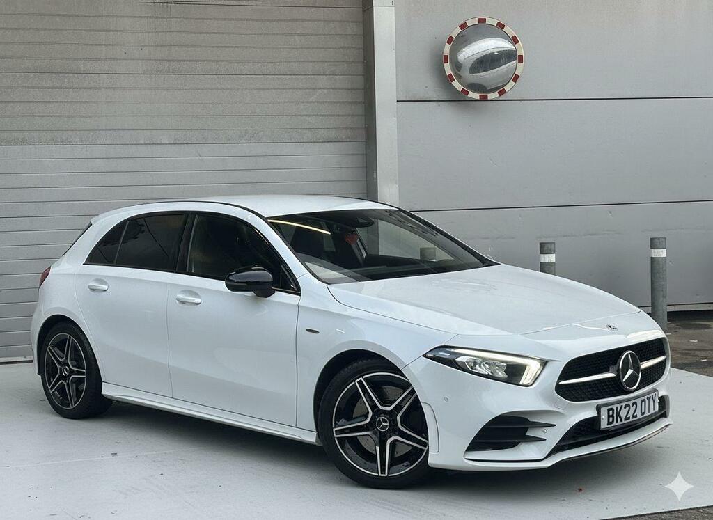 Mercedes-Benz A Class 2.0 A250 Amg Line Edition Executive 7G-dct Euro White