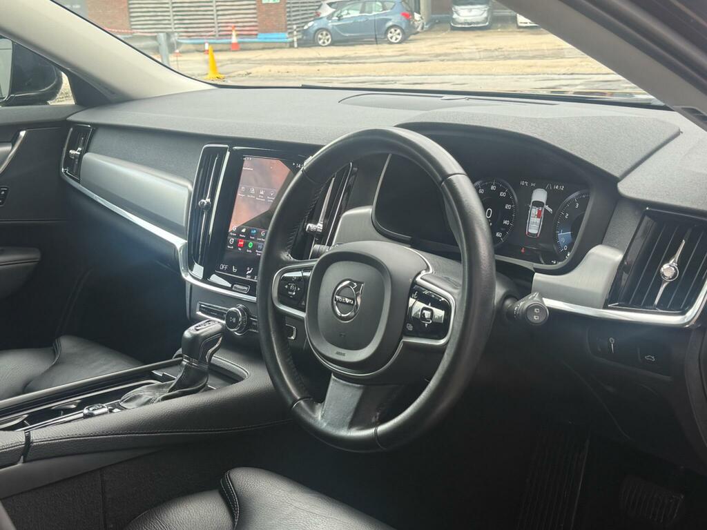 Volvo V90 2.0 T4 Momentum Plus Euro 6 Ss Black #4