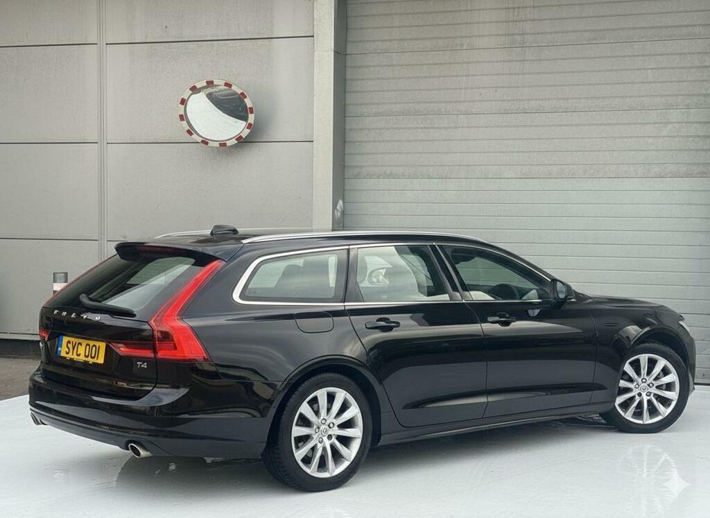 Volvo V90 2.0 T4 Momentum Plus Euro 6 Ss Black #3