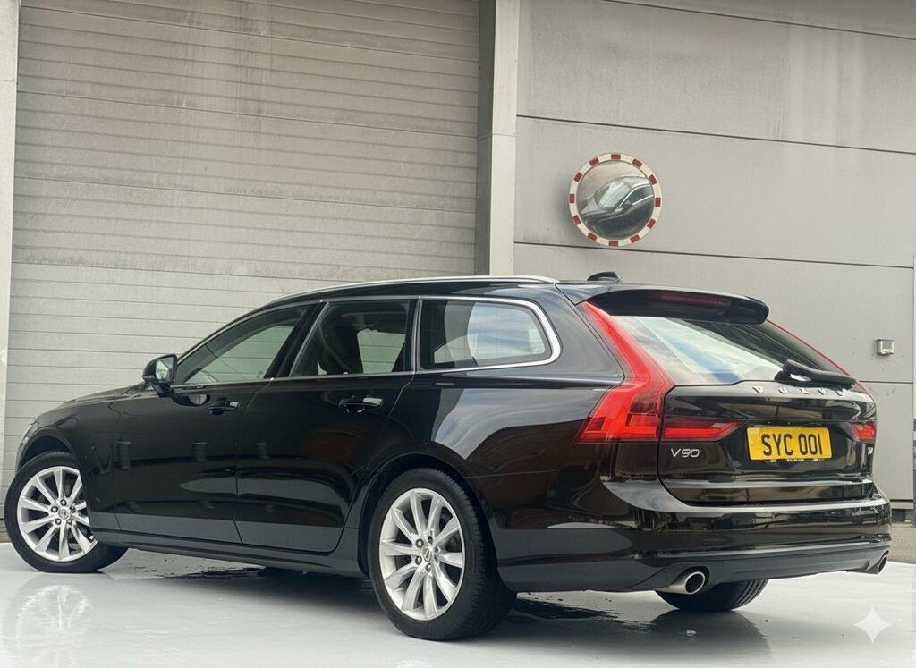 Volvo V90 2.0 T4 Momentum Plus Euro 6 Ss Black #2