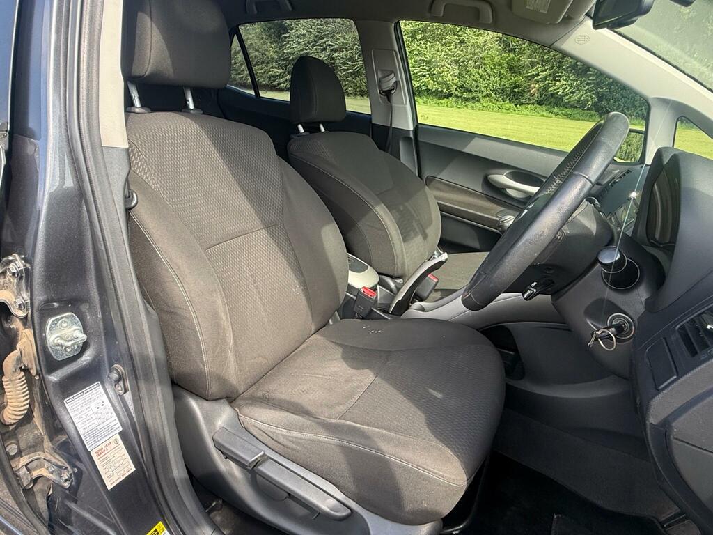 Toyota Auris 1.33 Dual Vvti Tr 35,000 Miles Just Had Major Black #11