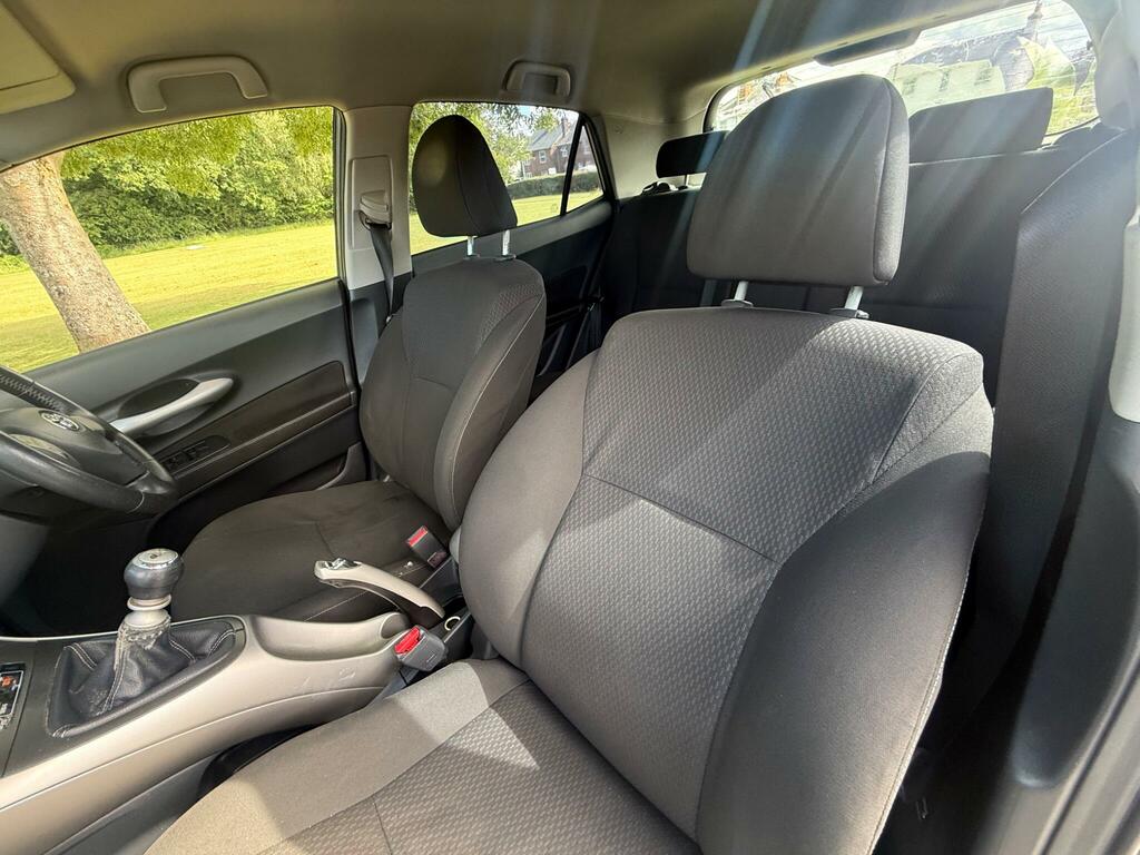 Toyota Auris 1.33 Dual Vvti Tr 35,000 Miles Just Had Major Black #4