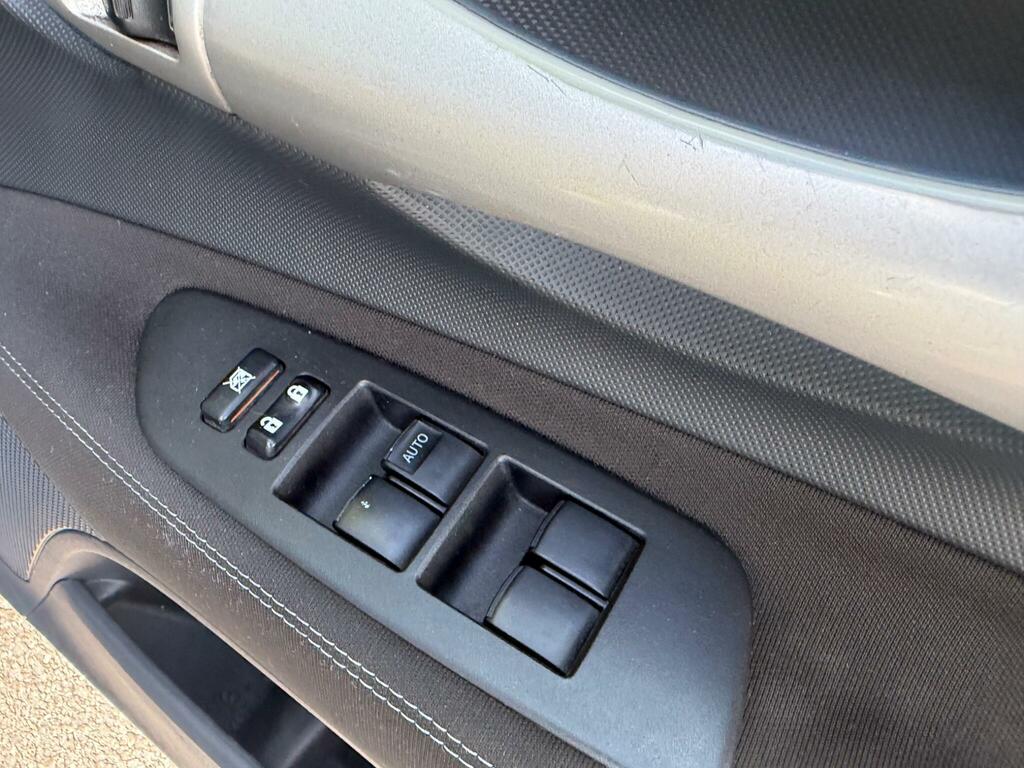 Toyota Auris 1.33 Dual Vvti Tr 35,000 Miles Just Had Major Black #12