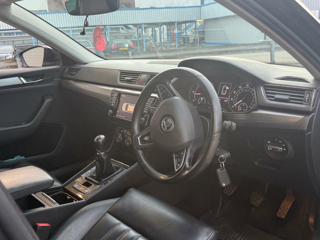 Skoda Superb 2.0 Tdi Se L Executive Euro 6 Ss Black #3