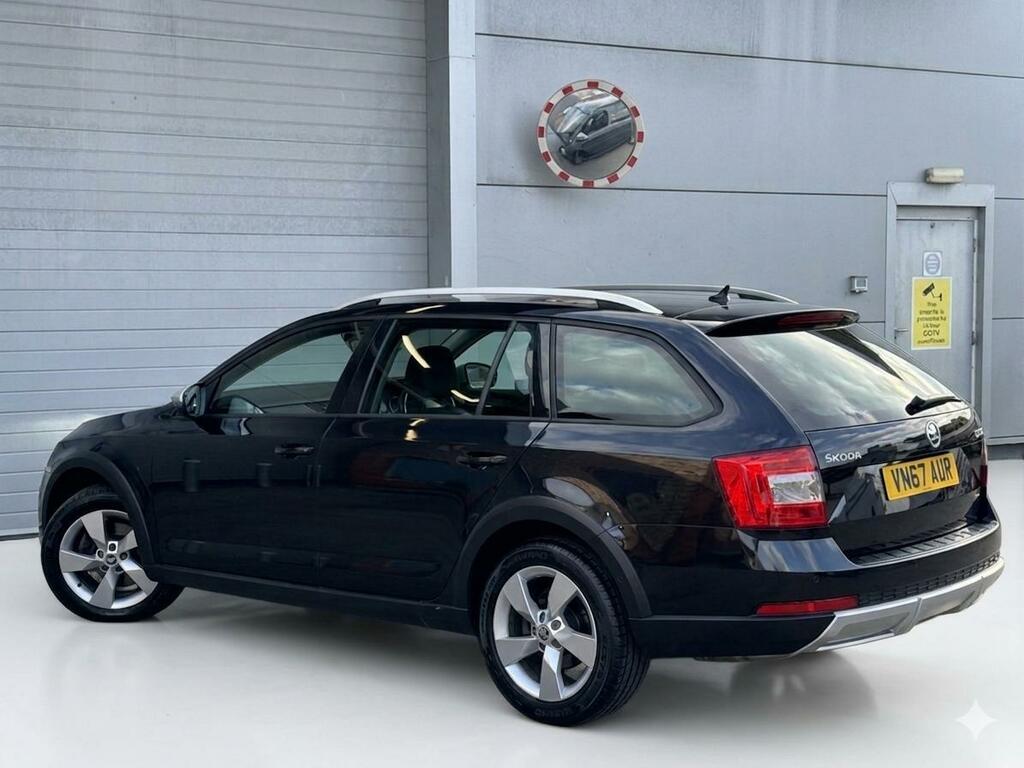 Skoda Octavia 2.0 Tdi Scout Dsg 4Wd Euro 6 Ss VN67AUR Black #3