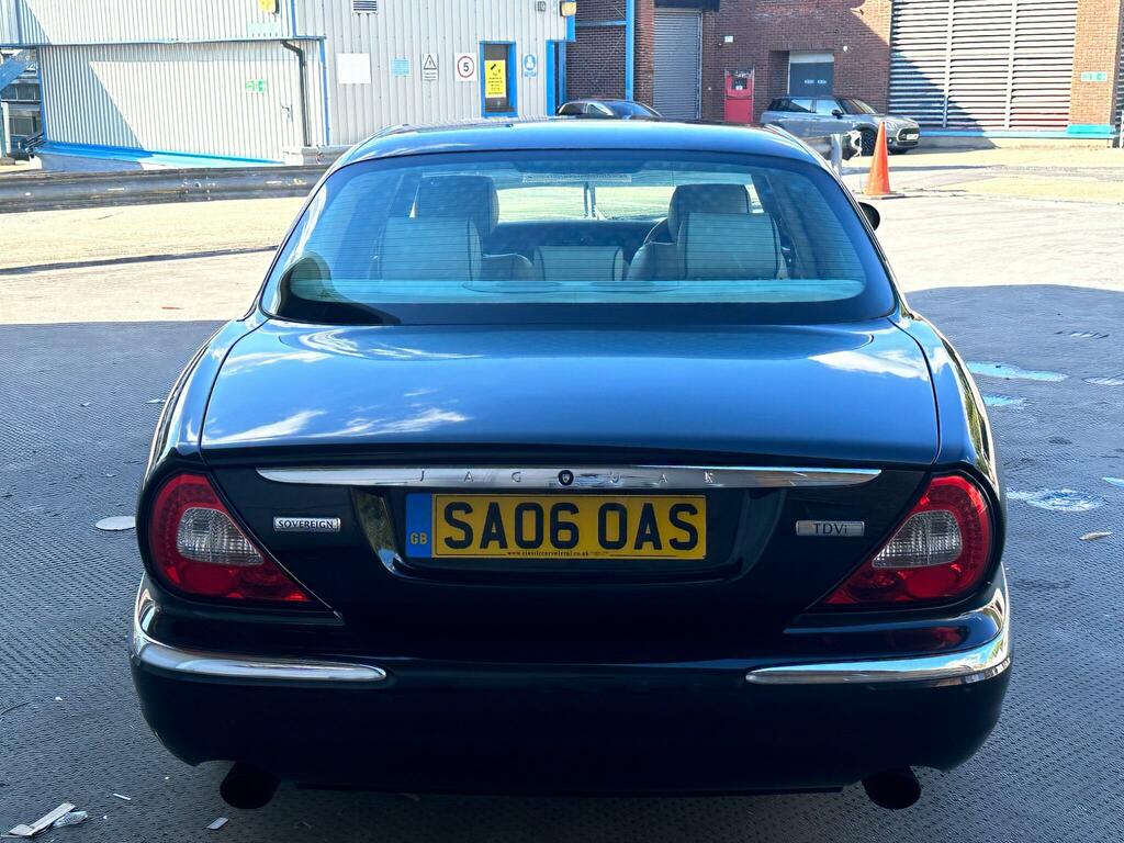 Jaguar XJ Executive Black #12