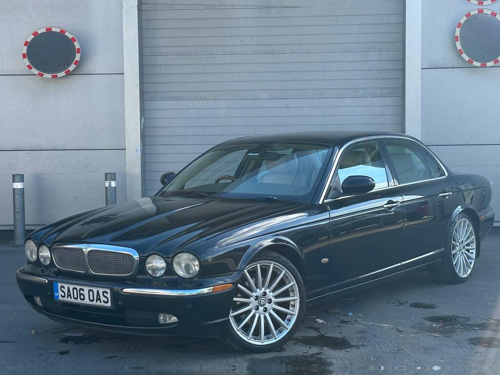 Jaguar XJ Executive Black #8