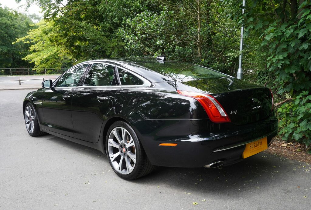 Jaguar XJ 3.0D V6 Portfolio Black #4
