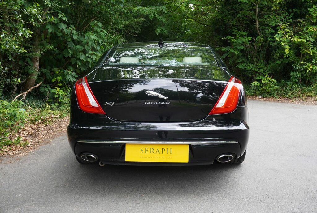 Jaguar XJ 3.0D V6 Portfolio Black #6
