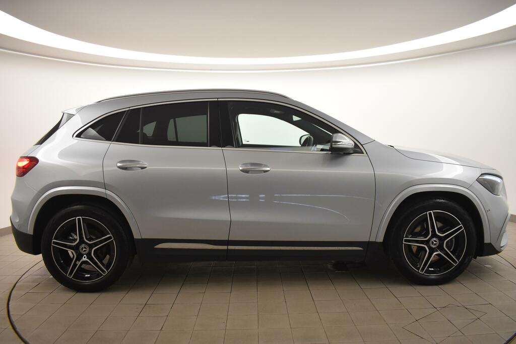 Mercedes-Benz GLA Class Gla 200 Amg Line Executive BJ74XTD Silver #2
