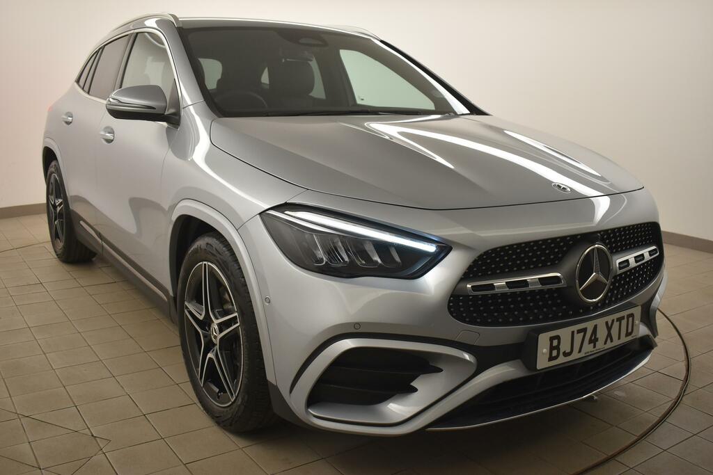 Mercedes-Benz GLA Class Gla 200 Amg Line Executive Silver