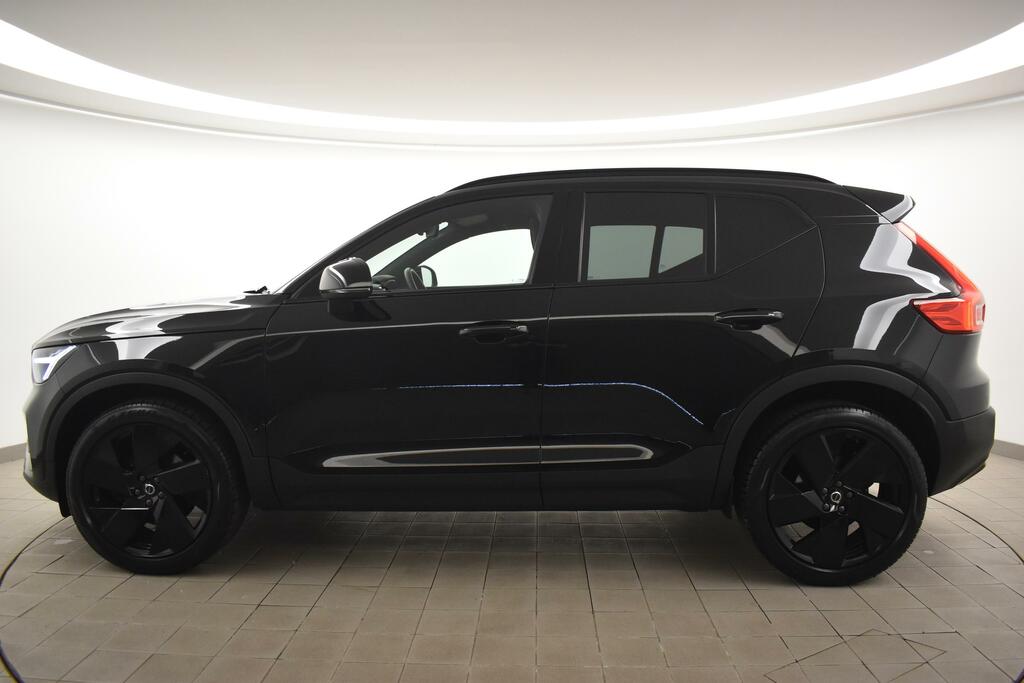 Volvo XC40 2.0 B4p Plus Black Edition BD25UBL Black #3