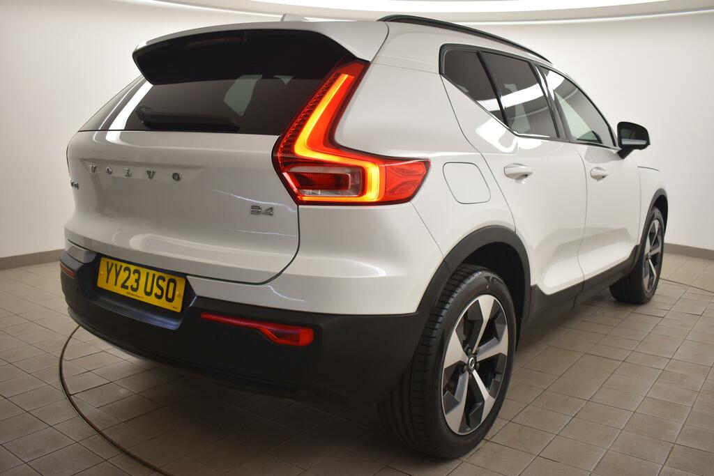 Volvo XC40 2.0 B4p Ultimate Dark YY23USO White #4