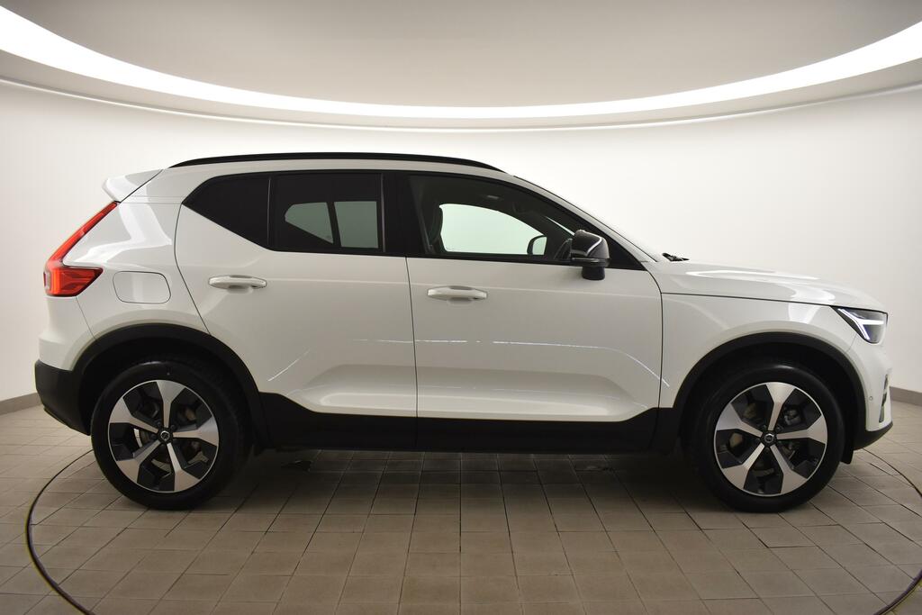 Volvo XC40 2.0 B4p Ultimate Dark YY23USO White #2