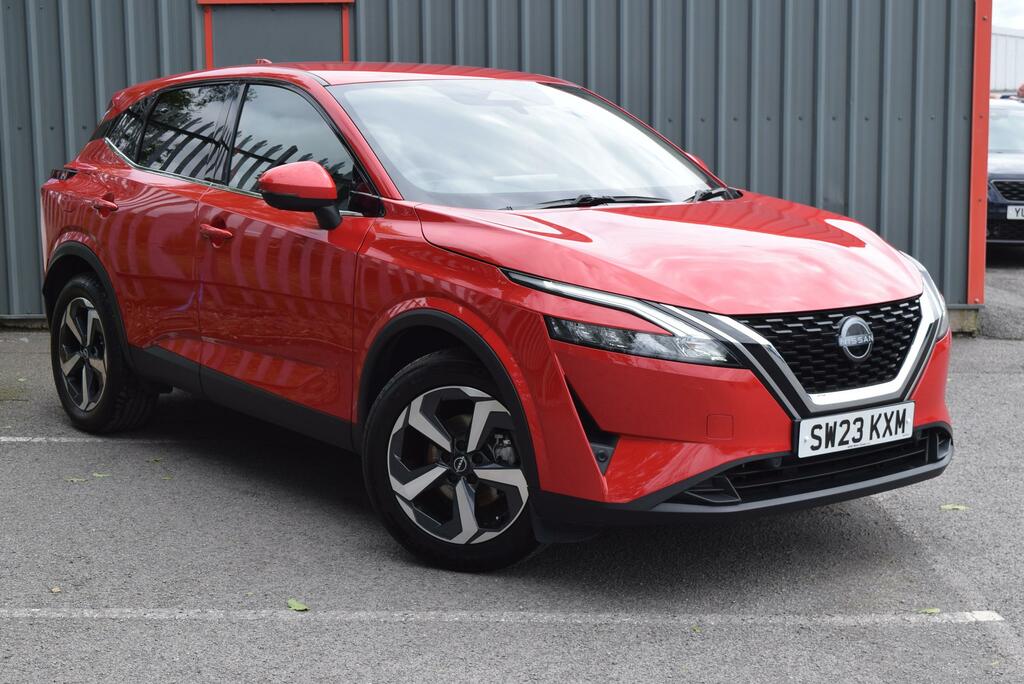 Nissan Qashqai 1.3 Dig-t Mh N-connecta Red